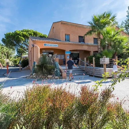 Campsite Camping L'etoile De Mer - Maeva 4*